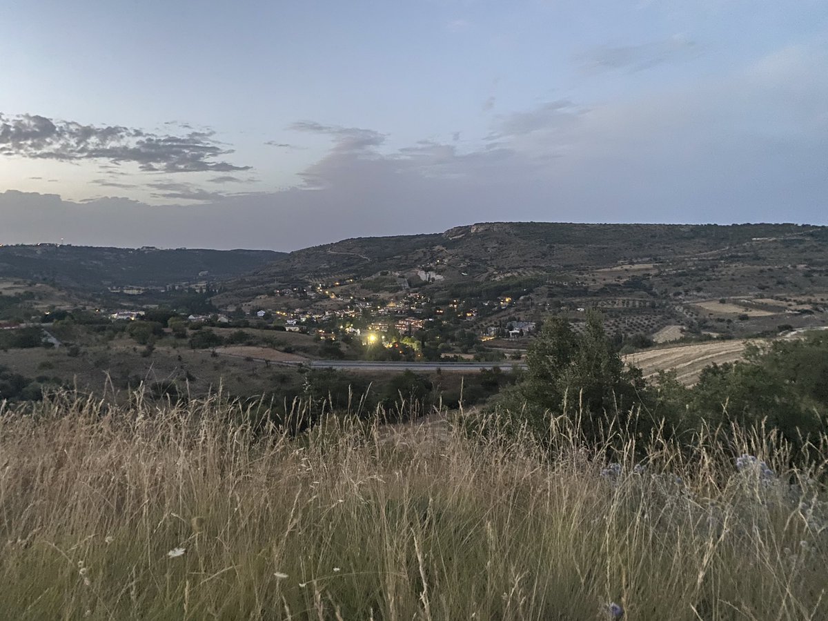 AlbBarrantes's tweet photo. ¡Primer dorsal en 5 meses! 1️⃣3️⃣2️⃣
Divertidísimo el #SpiritTrailRun.
Casi 9 kilómetros con unas cuestas de las she cuestan 📈🥵
¡Gracias Juanpi por el apoyo moral y logístico! 🏃🏻♂️💨
#ASICSFrontRunnerSpain
#StartWithASICS
#Run4Fun https://t.co/IDFaDeWqoh