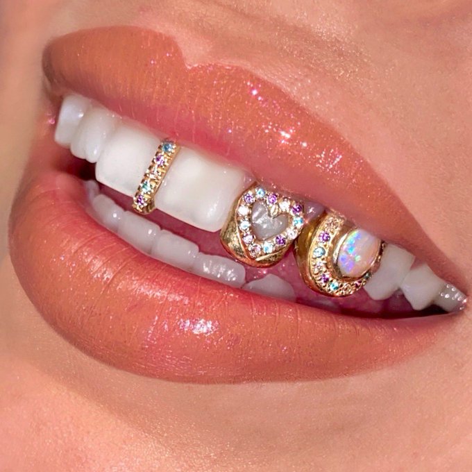 We designed our teeth and clothes https://t.co/zgC4RjcQLU