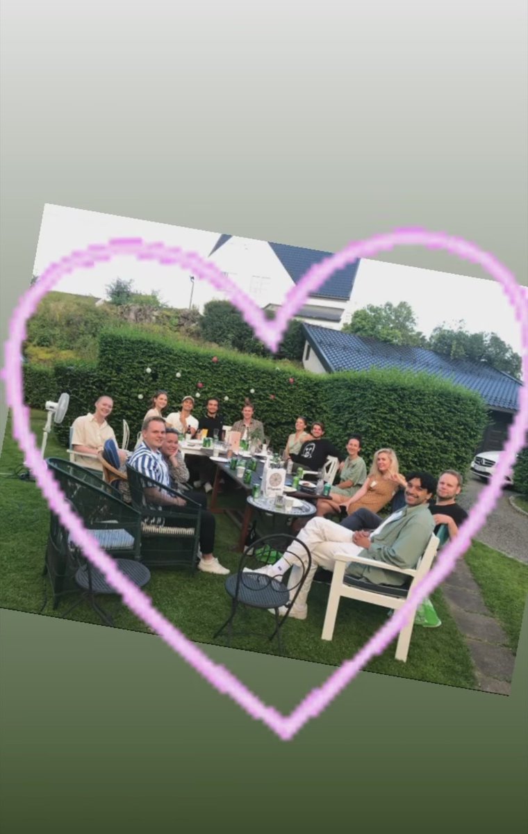 cristinameatsix's tweet photo. @ISAKxEVEN This is the real photo https://t.co/cjv6QPqJgU