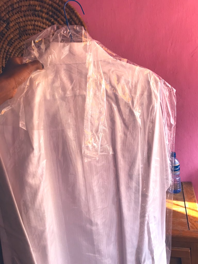 kelnah3's tweet photo. Out of the plastic clothes cover to an original pair of earings. Since plastic packaging and bags aren’t yet completely banned, we keep turning them into beautiful things @Greenchic_257 

#plastic #recycling #greenfashion #greenart https://t.co/wo9Y9LbgkT