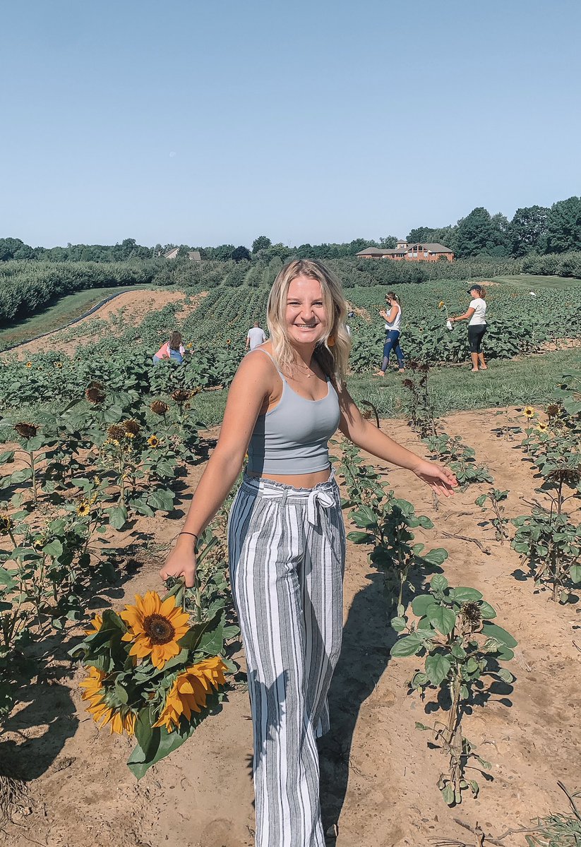 Mkwhite19's tweet photo. Sunflower child https://t.co/LXcUN70Aut