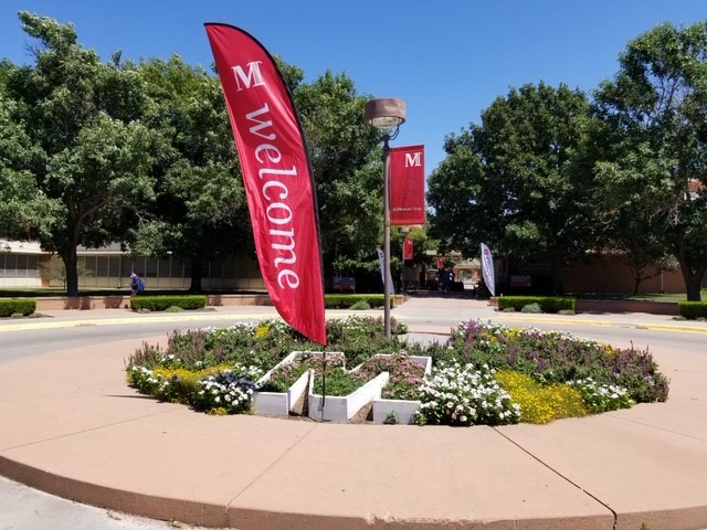 Mac_College's tweet photo. We are so excited to begin welcoming Bulldogs to campus today! Over the next week, students will arrive at campus in phases before classes start on Aug. 17. https://t.co/QsRvxhzB5T