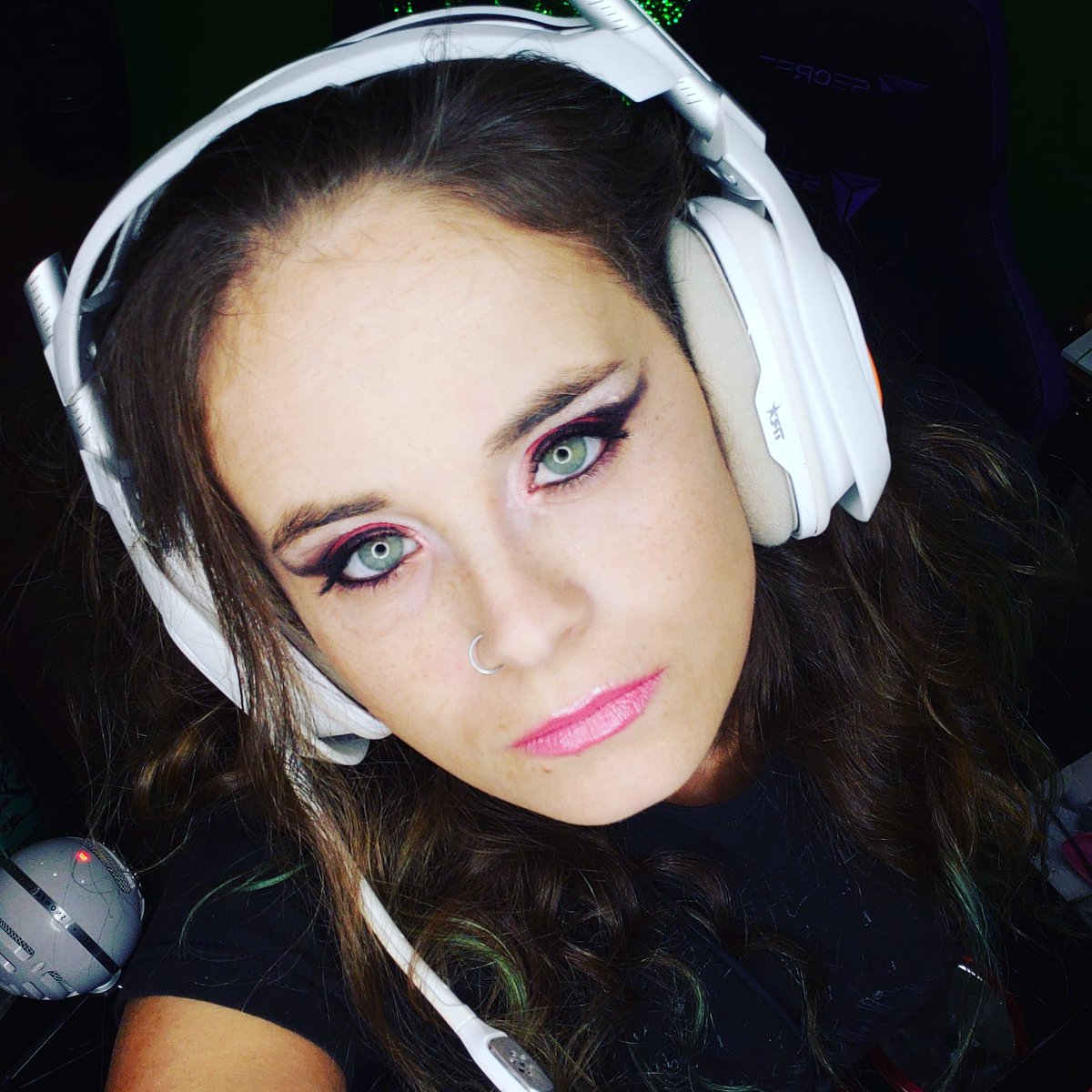 Perfectmuffin9's tweet image. Live now playing elderscrolls online running dungeons and more twitch.tv/perfectmuffin #ElderScrollsOnline