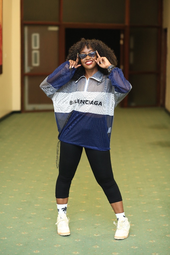 ntvuganda's tweet photo. Stylist @c_dastun perfecting @lynda_ddane second outfit for the night. A decent Street/Party look for the queen #NTVDanceParty

📸: @Photos_By_Drama https://t.co/oMpDkt9Lki