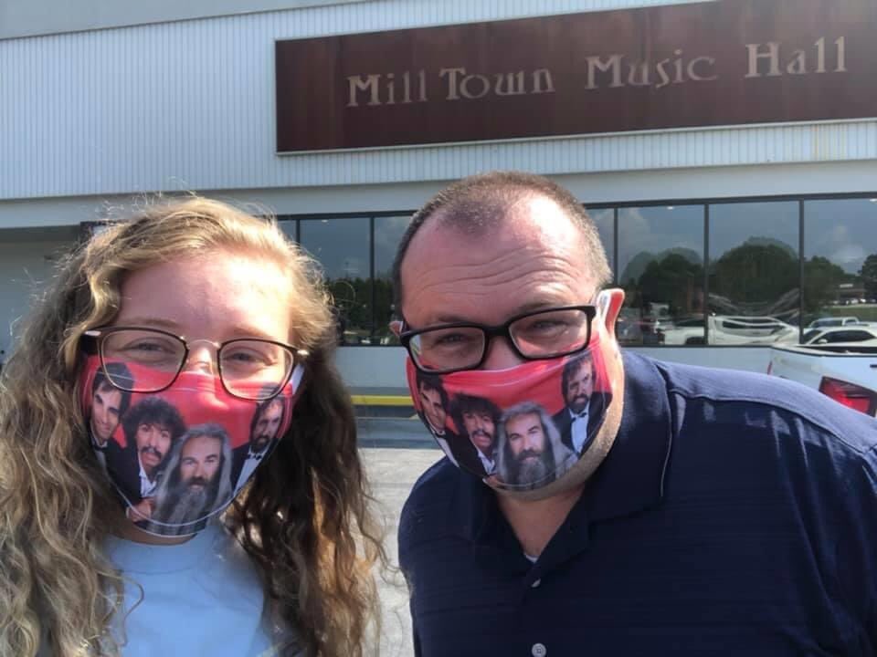 lawman70b's tweet photo. Excited to see our musical heroes tonight!!! @kkwrrd @oakridgeboys @joebonsall https://t.co/O19jog8Yr1