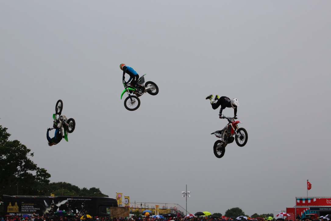 mikesaltsman194's tweet photo. #sportsphotography #carfest #liveforthestory #sportsphotographer #motorX @CanonUKandIE @CanonEMEApro Good night https://t.co/KDs0oQ1uK4