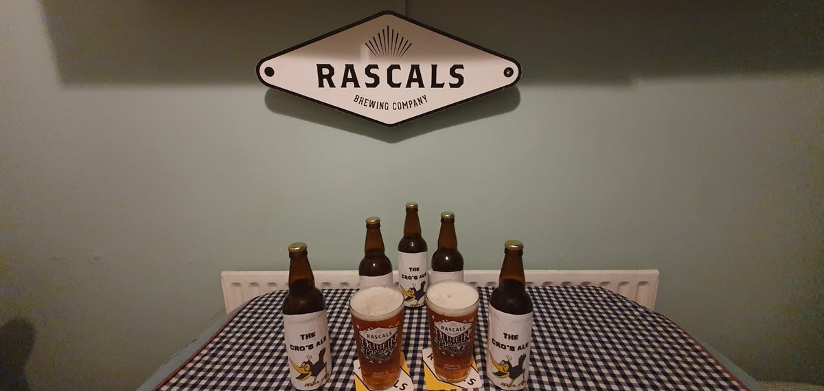 Anthonycronin30's tweet photo. So here is the finished product. Having a well deserved #CrowsAle with @columcronin2 after 4 weeks of perfecting. Thanks to @mothermacspub @RascalsBrewing #mothersstaffbrew2020 #challengemacs2020 https://t.co/v0IY81IisM