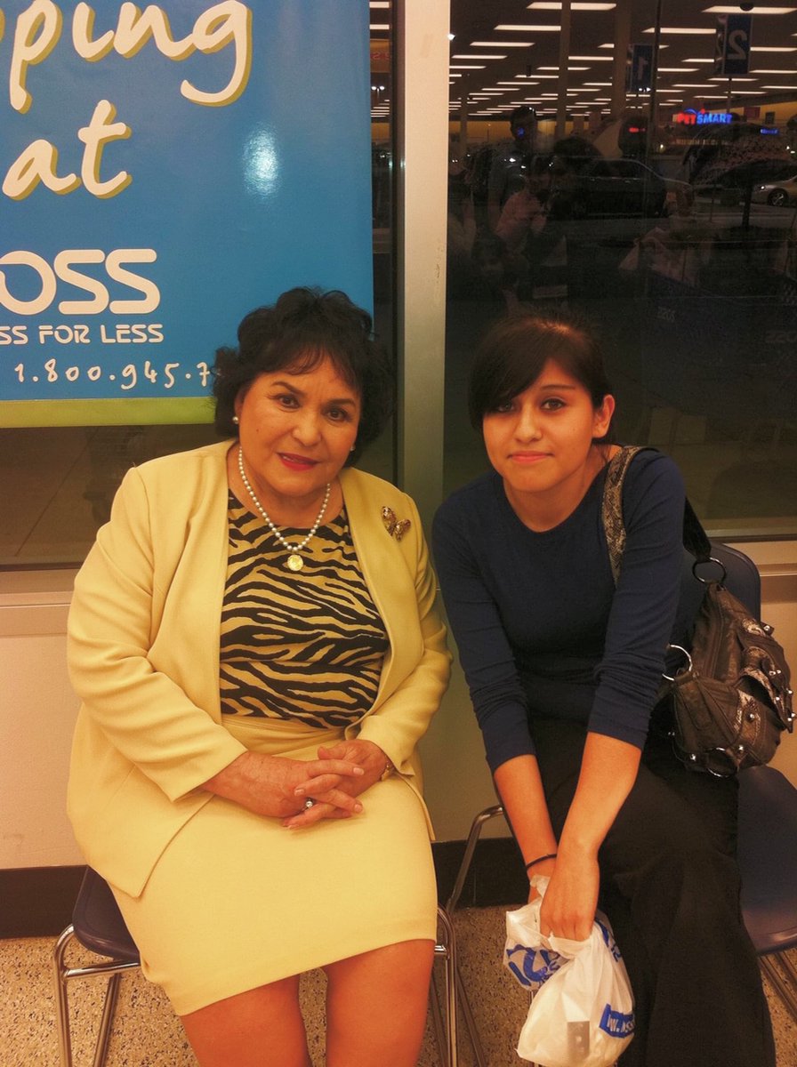Blankette's tweet image. 1️⃣ Biochemistry
2️⃣ Born in 🇲🇽 My parents immigrated to the US when I was 2, so I was raised in Tejas
3️⃣ I met Carmen Salinas once after I finished my shift working at Ross as a junior in undergrad 💀
4️⃣ @AntonioTinocoV @fleabrained 

#LatinxInStem #LatinasInSTEM #LatinosInSTEM