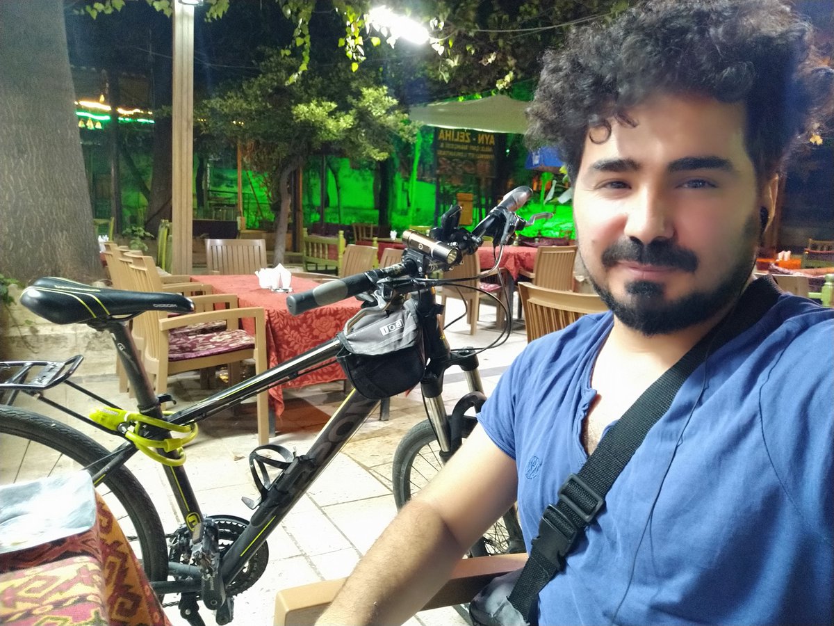 eyldz01's tweet photo. Yaşım otuz...

Yaşıtlarımın haytalığı bıraktığı zamanda ben bisikletle tanıştım

Yaşıtlarımın çocuk yaptığı zamanlarda 
Ben çocuk olmaya başladım...

#bisiklet 
#bike 
#bikelife 
#mossobike https://t.co/zwTCmv4nwq