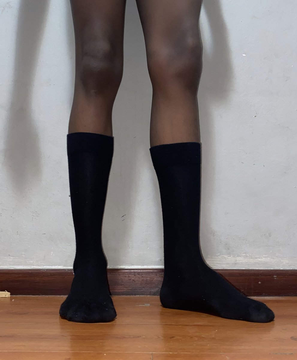 davissmith2100's tweet photo. New post on my onlyfans, go check it out. 
I’m my black socks today. 🧦
#dresssockfetish #dresssocksfetish #sockfetish #dresssocks #navysocks #menssocks #onlyfans

https://t.co/RY0rq2IBA1 https://t.co/IBJxrOfpUE