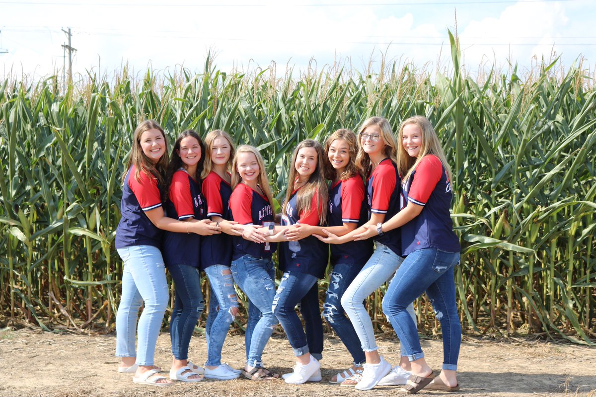 LaurieNorrisLPS's tweet photo. Our LHS sophomores girls are ready for our upcoming football season #sophmores#dancersofthecorn @TheBurgSports  @lewisburg_dance @COTCSS @GinDarlin7 @RollTideTiffany https://t.co/WEAbqATOWX