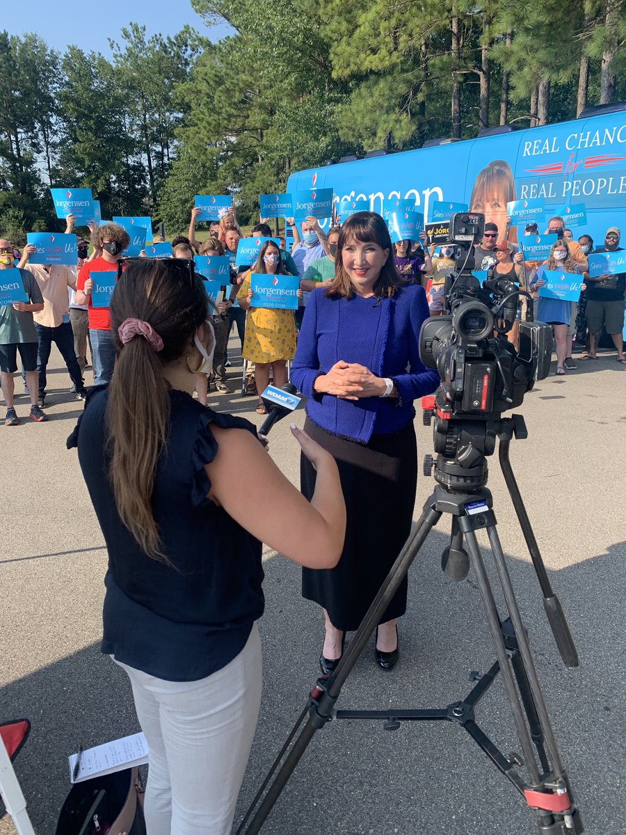 Americans across the country are protesting the unfair treatment of Libertarian candidates in the presidential debates. 

R/T to raise awareness and #LetHerDebate.