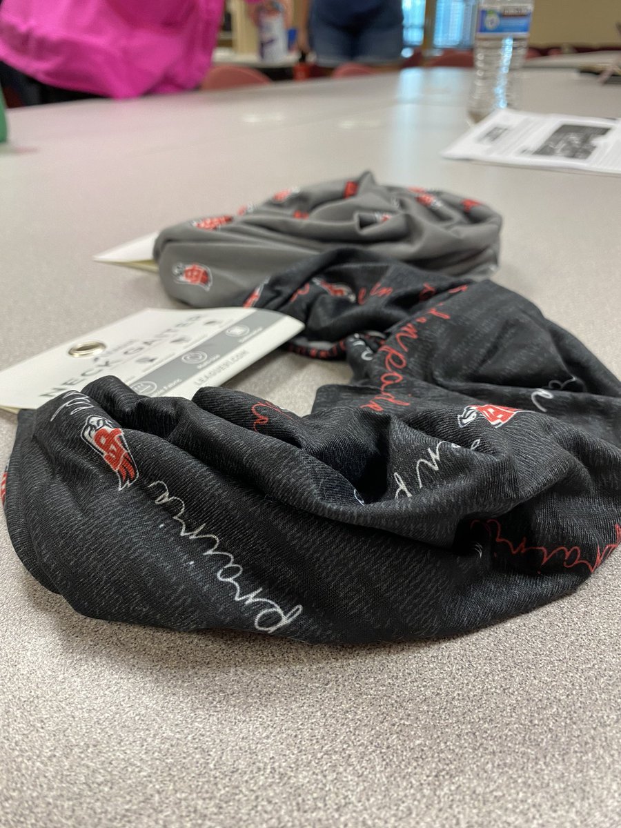 ephsboosters's tweet photo. 🚨 EP GAITERS 🐊 ARE HERE 🚨 
On sale Monday &amp; Tuesday (August 10/11) from 9am - 2pm outside of the EPHS Activity Center!! Cost is $10 each &amp; we have 2 designs...get them both! Plus, get your hands on other Eagles 🦅 gear before school starts!! 
#eagleswag #covidgear https://t.co/TSnszLhwlg