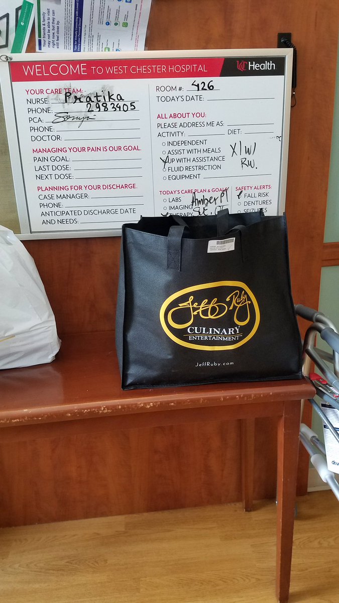 DaveHollon's tweet photo. #jeffrubybag Using the bag to take overnight supplies to the hospital for a total knee replacement. Looking forward to getting another bag after the knee is healed 👍 https://t.co/7IDPMQIxzA