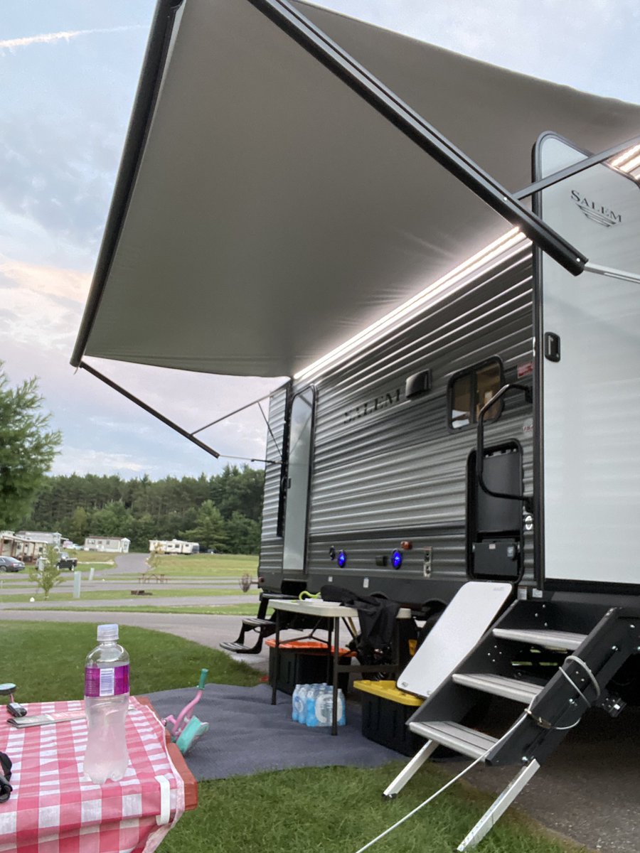 dfnadventures's tweet photo. Day 1 &amp; 2 a success!!! Could get used to this RV thing
#rvlife 
#rvnewbies https://t.co/eA3pbFQ28a