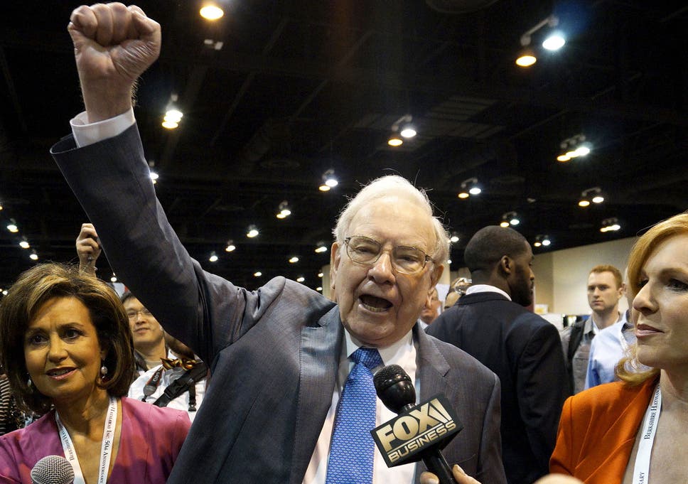 „Ausdauer wird früher oder später belohnt – meistens aber später.“  - Wilhelm Busch

Buffett ist zurück! (1/3)

Berkshire Hathaway kauft im Mai und Juni eigene Aktien im Volumen von 5,1 Milliarden Dollar zurück (1,2% aller ausstehenden Aktien).