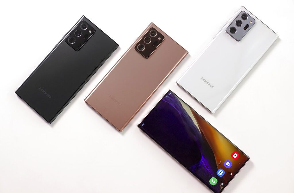 capsulasct's tweet photo. Samsung anunció versiones actualizadas de sus móviles Note y del plegable Fold, en un momento en que las ventas de teléfonos de la empresa han caído por la pandemia de la COVID-19.
Más información este domingo a las 6:00 pm por @superstereo981
https://t.co/r1zEc8WYhg https://t.co/YyLRwAfGKw