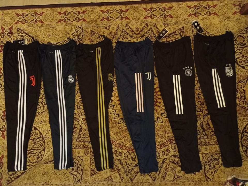 madink12's tweet photo. TRACK PANTS ❤️ https://t.co/ZGMAiVy3S6