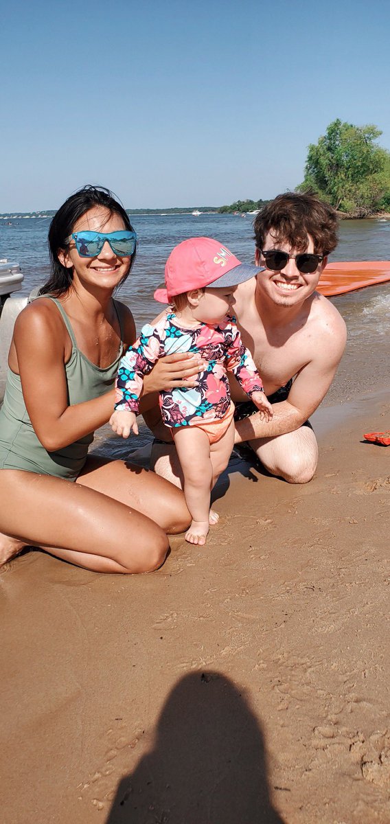 LexiIvon's tweet photo. Our little lake girl 💕 https://t.co/ZISdWuLEMz