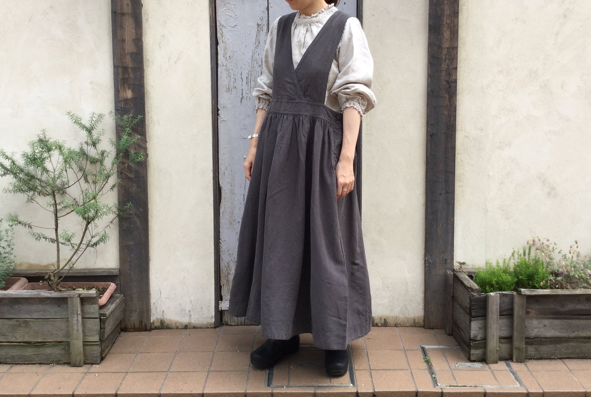 Nest Robe 吉祥寺店 Sur Twitter New Arrival シルクリネンのピナフォアドレス シルクのしなやかでなめらかな触り心地と リネンの適度なハリを活かしたハイクオリティな素材を使用しています 秋も深まる頃には ニットやウールのアイテムと合わせるのもおすすめ Nest Robe 吉祥寺店 Sur Twitter New Arrival シルクリネンのピナフォアドレス シルクのしなやかでなめらかな触り心地と リネンの適度なハリを活かしたハイクオリティな素材を使用しています 秋も深まる頃には ニットやウールのアイテムと合わせるのもおすすめ