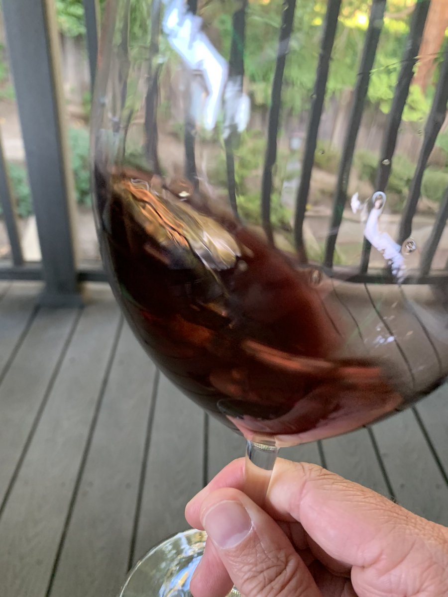 winemascot's tweet photo. More homework on how Napa can age, 1986 #threepalms Red by Sterling. 66% CS and right bank focused after that. A bit past it’s prime this bottle was still enjoyable. Warm blue fruit and a touch of acidity (almost gone) I appreciated the balance of the wine! https://t.co/bba1siA0AN