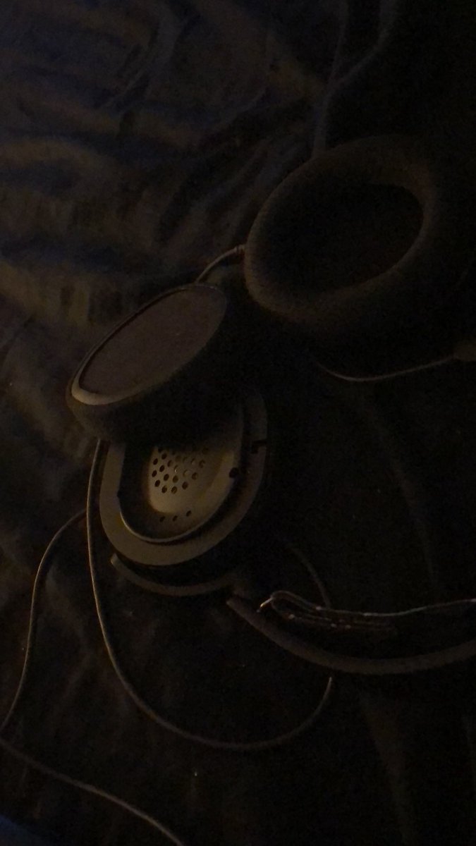 Kiel597's tweet photo. @SteelSeries oh, wow. I found you. Man, I don’t want to complain. But my shit be here...ouch. https://t.co/k7YF9Jn01P