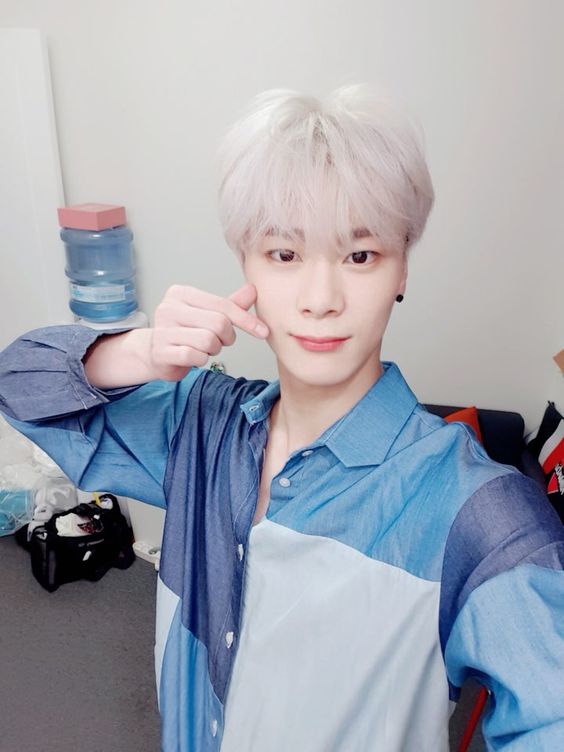 stargazingtwt's tweet photo. STREAM: 〻 ᥕᥲᥒᥒᥲ bᥱ 您的 stᥲr, ᥕᥱ ᥲrᥱ. . . 𝐒𝐓𝐀𝐑𝐆𝐀𝐙𝐈𝐍𝐆! + streαm to ; 〝 @AB6TRACT
#DRAGOŞ: Añadí esta canción a mi playlist hace unos días, pensé que sería bueno compartirla para que más personas la escuchen. Me encanta. 💕
#5NALLY_SOLO ˖ #MOONDANCING https://t.co/MhnSoqAOfP