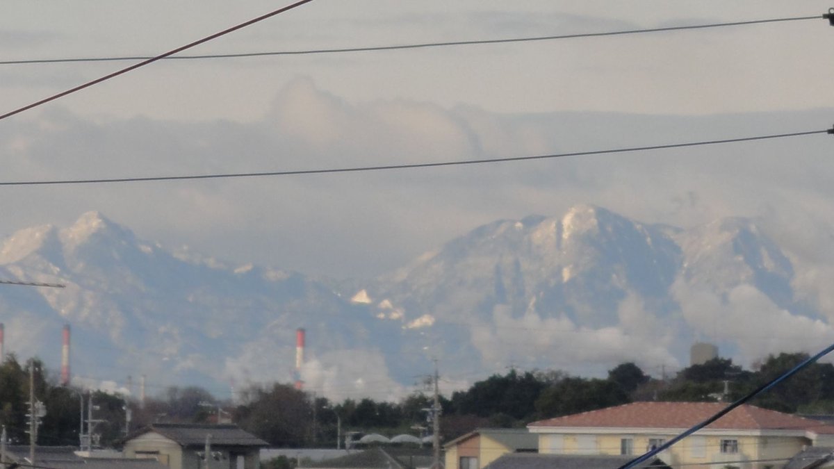 Ruby Emmeline V Twitter 大府市から見た御在所岳 右 18年12月31日 冬の天気が良い日は美しい眺めを見せてくれます 大府市