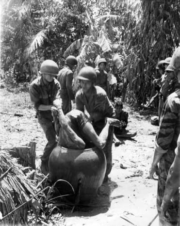 5.Pemerintah Kerajaan Thailand mengerahkan lebih dari 12.000 orang di provinsi utara negara itu pada Januari 1972, melakukan operasi enam minggu yang menewaskan lebih dari 200 militan 30 Tentara Kerajaan Thailand tewas dan 100 luka-luka .