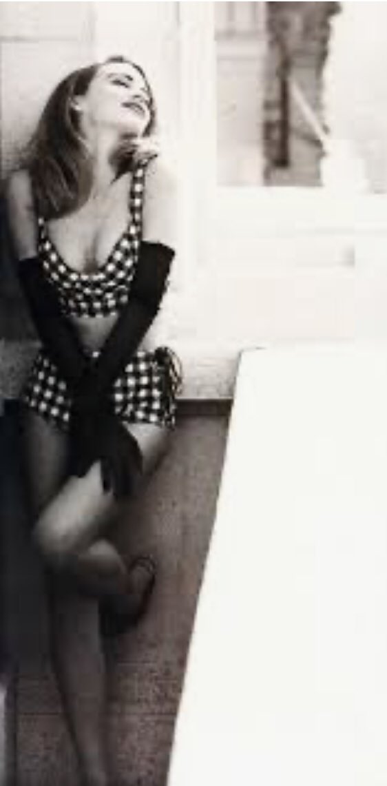 DaveThomasStyle's tweet image. J’adore an homage!
@kylieminogue in #azzedinealiia in 1990 #styledbydavethomas