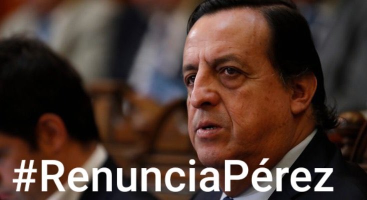 🔴Es gravísimo lo que está pasando en Chile,en #walmapu 
NO fue suicidio, fue #FEMICIDIO. Una madre e hija mapuches asesinadas como muchos otros peñis. El ministro Víctor Pérez debe asumir su responsabilidad x ir a apoyar a grupos paramilitares antimapuches
#JusticiaParaIrisYRosa