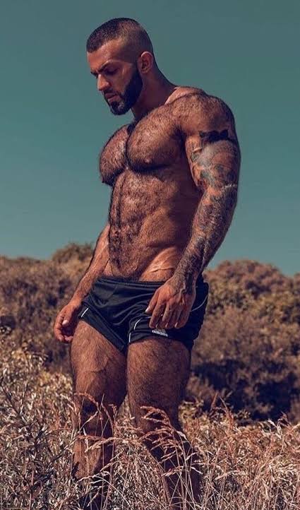 ClubHairy's tweet photo. Happy Saturday

#HairyMensClub #HairyMen #GayMen https://t.co/1L5zi9ItCQ