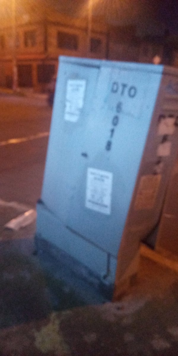 calvo_sur's tweet photo. Caja de lineas de #ETB en el barrio #CalvoSur afectadas por un vehículo a punto de ser vandalizadas. Agradecemos su atención Cra 7c con calle 1c sur Barrio Calvo Sur cc @ETBsoluciones https://t.co/g2nYdiB7Ru
