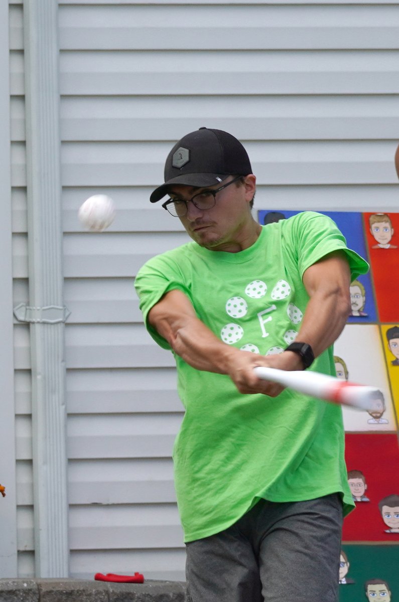 Larry Sidelines tweet media