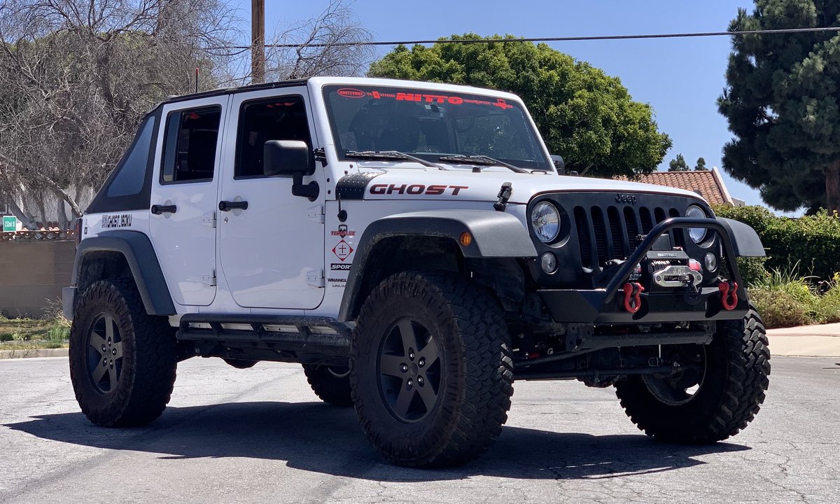 Ghost_18jku's tweet photo. I’m ready for my close up 😎

All done blacking out the wheels &amp; grill! Now time to get dirty

_OIIIIIIIO_
#Jeepers #JeepFamily #WranglerJK #AdventureRigs #JeepFreaks  #JKUWorld #LiftedJeeps https://t.co/V0SlCElEK3