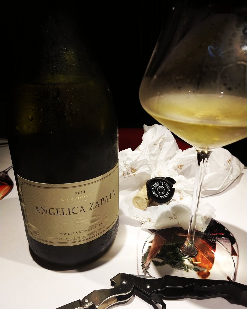 lfiochetty's tweet photo. Sos un creador de Momentos Inolvidables @alevigilmalbec @CatenaMalbec @LauraCatena 6 años de guarda está TreMenDo! #angelicazapata #chardonnay #2014 https://t.co/gjP5Px6Cnm