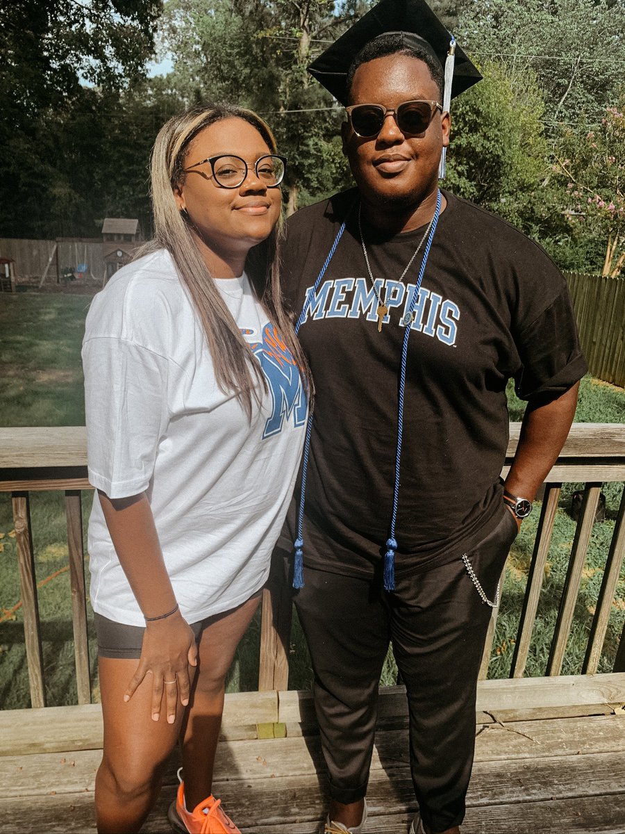 denzeljalexande's tweet photo. Today was more than I could ask for. Thankful for all my family + friends who helped me celebrate graduating today. I have too many great people in my corner! #MemphisGrad2020 https://t.co/aFdjxqjgGh