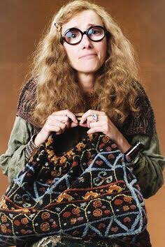 Potterweek's tweet photo. Vocês sabiam que o Gilderoy Lockhart era casado com a Sibila Trelawney, mas traiu ela com a Bellatrix Lestrange?

- Explicação nos comentários https://t.co/uH6VKs52BK