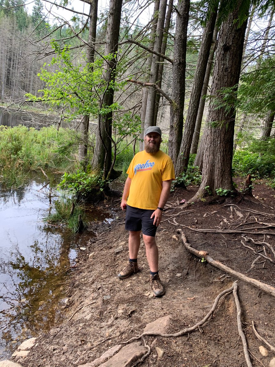 drvan's tweet photo. OnThe42nd #DaysOfSummer a hike to #WhyteLake in @WestVanDistrict w/ colleague S.B. It's a nice short hike w/ a nice end payoff. Then off to #TheBakehouse in #Dundarave, @DelanysCoffeeHouse, & a great new find: #TheKnitAndStitchShoppe where I bought a great alternative 2 #NoroWool https://t.co/IKyLvwjg0K