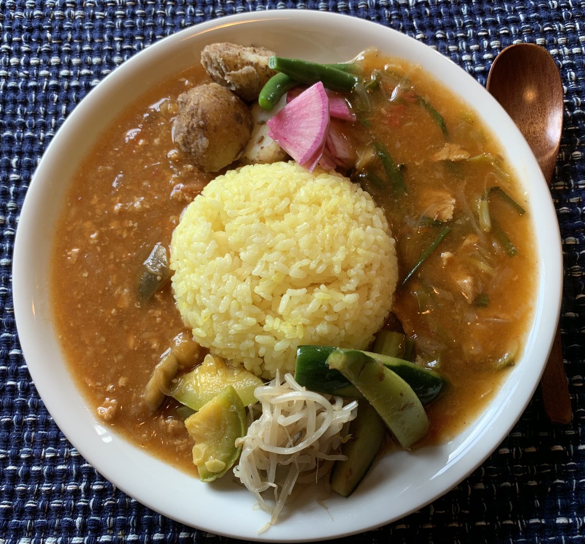 mapletree_curry's tweet photo. メイプルツリー本日11：30から営業します🍛
今日のメニューは
大豆のお肉とニラのポーク風カレー
ナスと大豆のお肉キーマ風カレー
です🍛
今日もみなさんよろしくお願いします☀️ https://t.co/QGNE0RhEEg