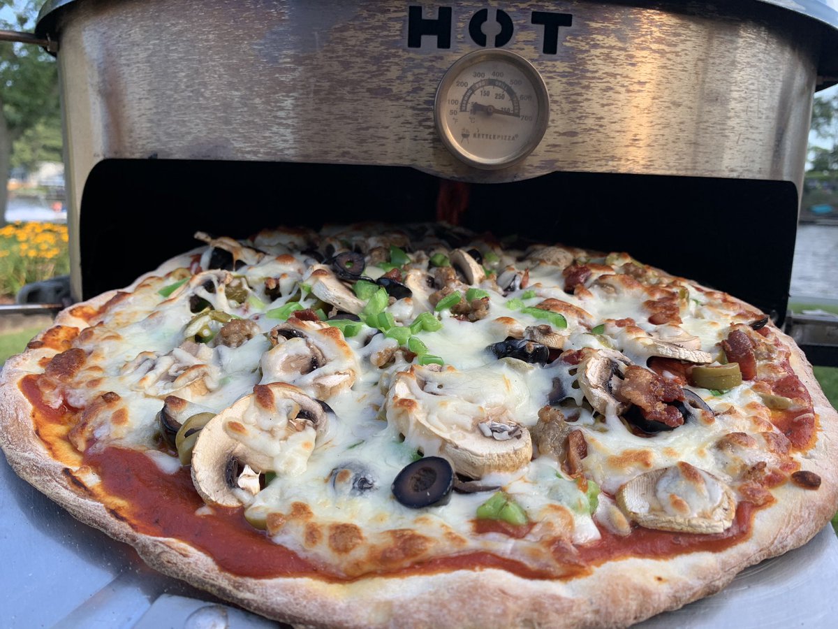 SweetCleaverBBQ's tweet photo. 10 pies on the @Kettlepizza tonight!! 650-700 degrees, about 4 min per #pizza! #TheJudgeHot makes a killer topping on ‘za!! Get yours @Warsaw_Grills who is also a @WeberGrills dealer!! #AOBBQ  https://t.co/o5eeZmOavQ #LiveFireCooking https://t.co/LDUJNO6lLI