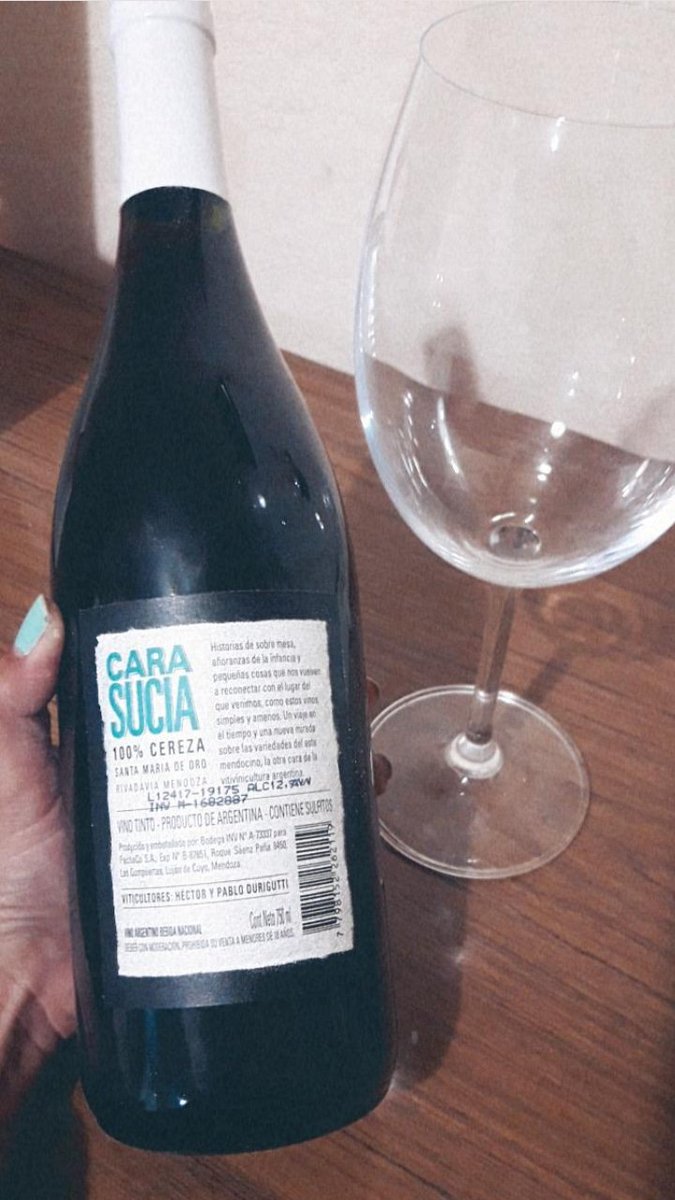 Mi sábado está terminando muy bien. 
Vinito 100% cereza de <a href="/DuriguttiWines/">Durigutti Winemakers</a> 🍷