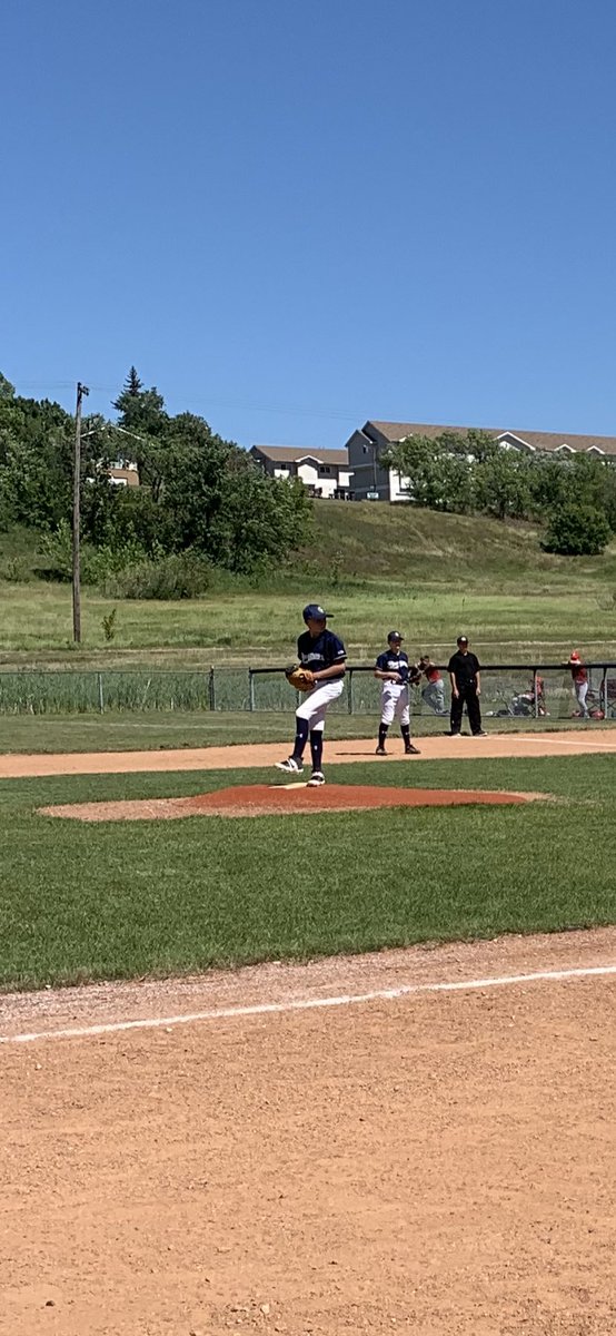 darcyhenry22's tweet image. Highway 39 baseball battle today as Weyburn came to Estevan. The Mosquito Brewers came away with both wins. In the second game Broden Henry was one batter shy of throwing a complete game. 5 2/3 innings pitched with 13 k’s. Logan Kolenz came on for the save. #pitchcount