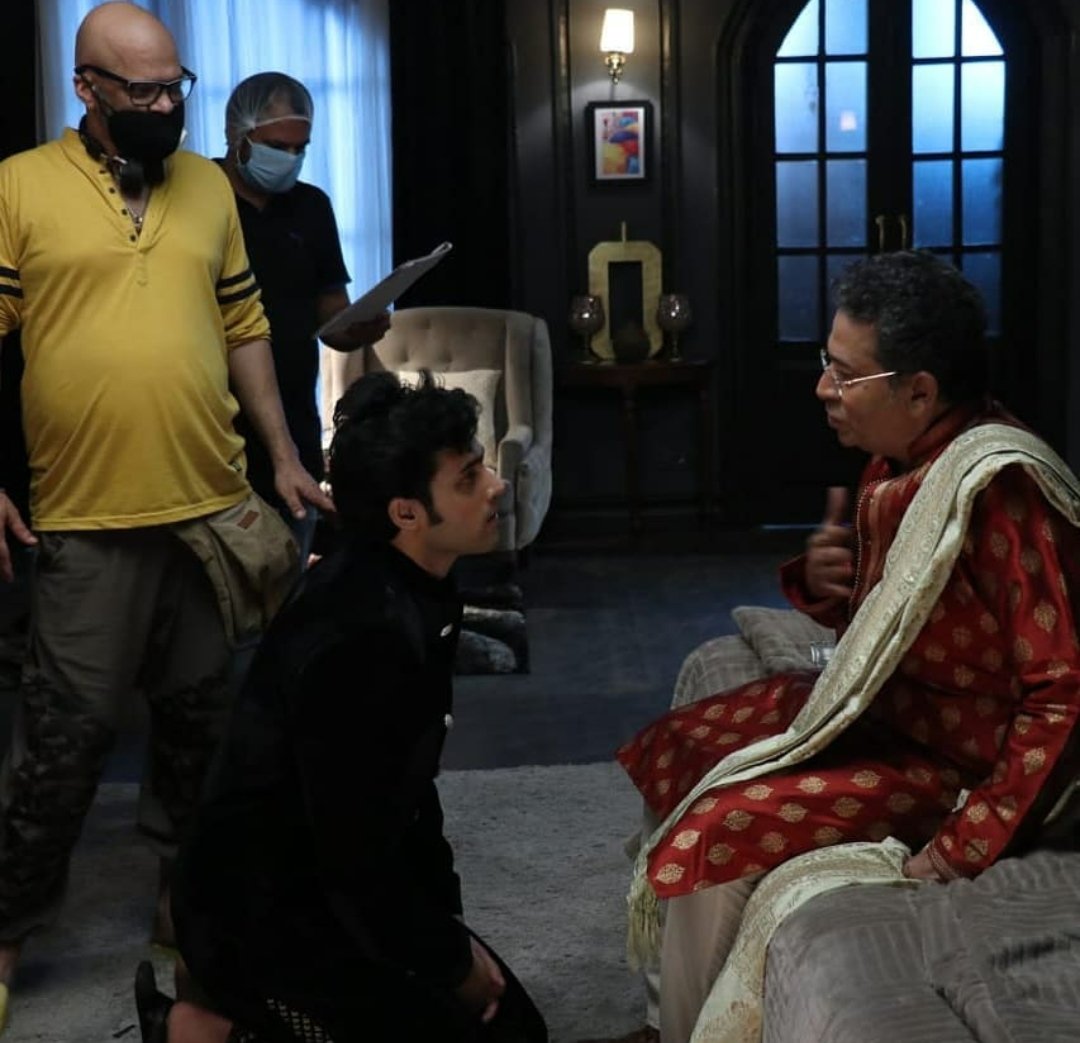MoxaTrivedi's tweet photo. By far one of my favourite scene ~ jeetu.arora.399 on Insta
I think we gone get Emotional and Heart Melting Scene between Father #MoloyBasu & Son #AnuragBasu🙌💞
#ParthSamthaan
#KasautiiZindagiiKay https://t.co/vzzHbE4dnb