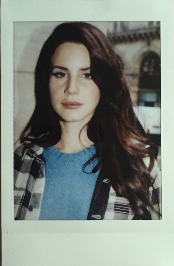 𝒔𝒆𝒍𝒇𝒊𝒆 𝒒𝒖𝒆𝒆𝒏