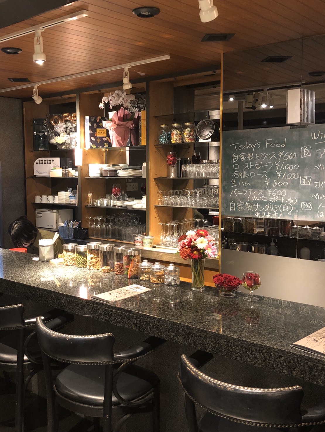 藤河るり 10 7 マーキングオメガ 発売 バンダナはお店のバーカウンター 椅子にシカが座っているというイラストなんですよ T Co Pk7etjgs Twitter