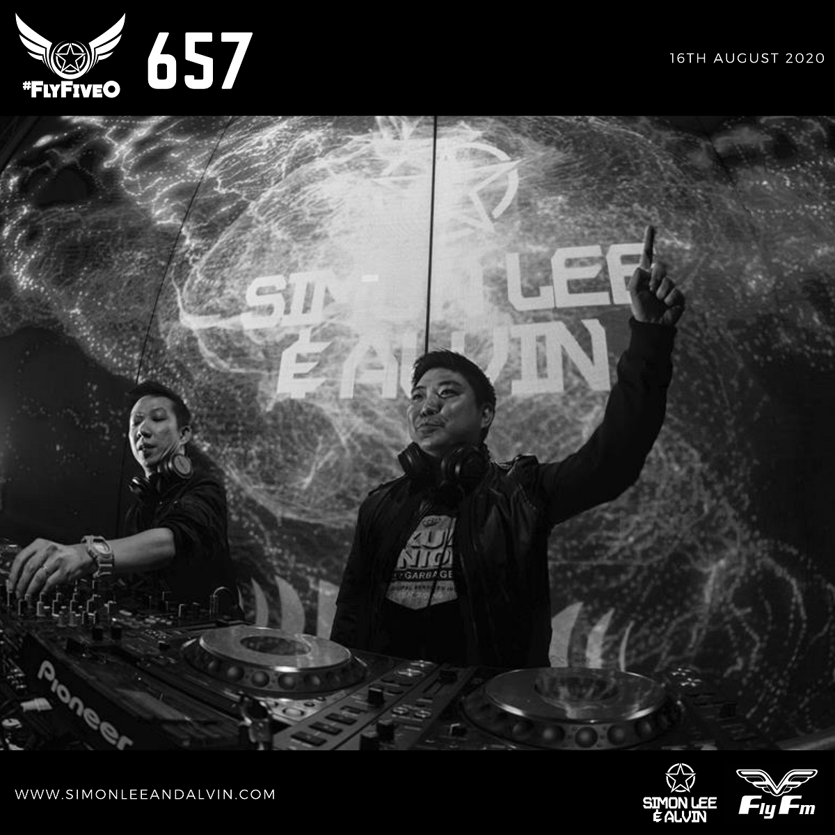 [TONIGHT - 12AM - LIVE] All new episode FLY FM #FlyFiveO #657 feat new releases from @LinneyOfficial @Davidgravell @itsMikeSanders @FerryTayle @fariusmusic @kiranmsajeev @Eximinds @Tritonal + many more! Tune in live and join the chat ▶ youtu.be/vqTx9b6E1K8