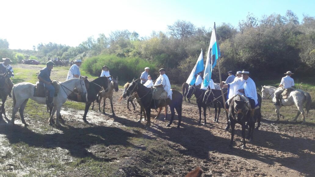 DIVCERROLARGO's tweet photo. #184PartidoNacional @PNACIONAL #OrgullosamenteBlancos https://t.co/QhZRfDaNML