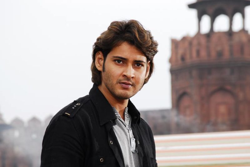 AthadiFanIkkada's tweet photo. Chaala reasons vunnay aayana gurinchi cheppalantey.. 
Busy life lo kuda family tho time spend cheyadam
Without any controversy issues
Perfect human being with charity works, village adoption, 1000+ heart surgeries etc💙💚❤️
#HBDMaheshBabu https://t.co/mWgO1SaIVm