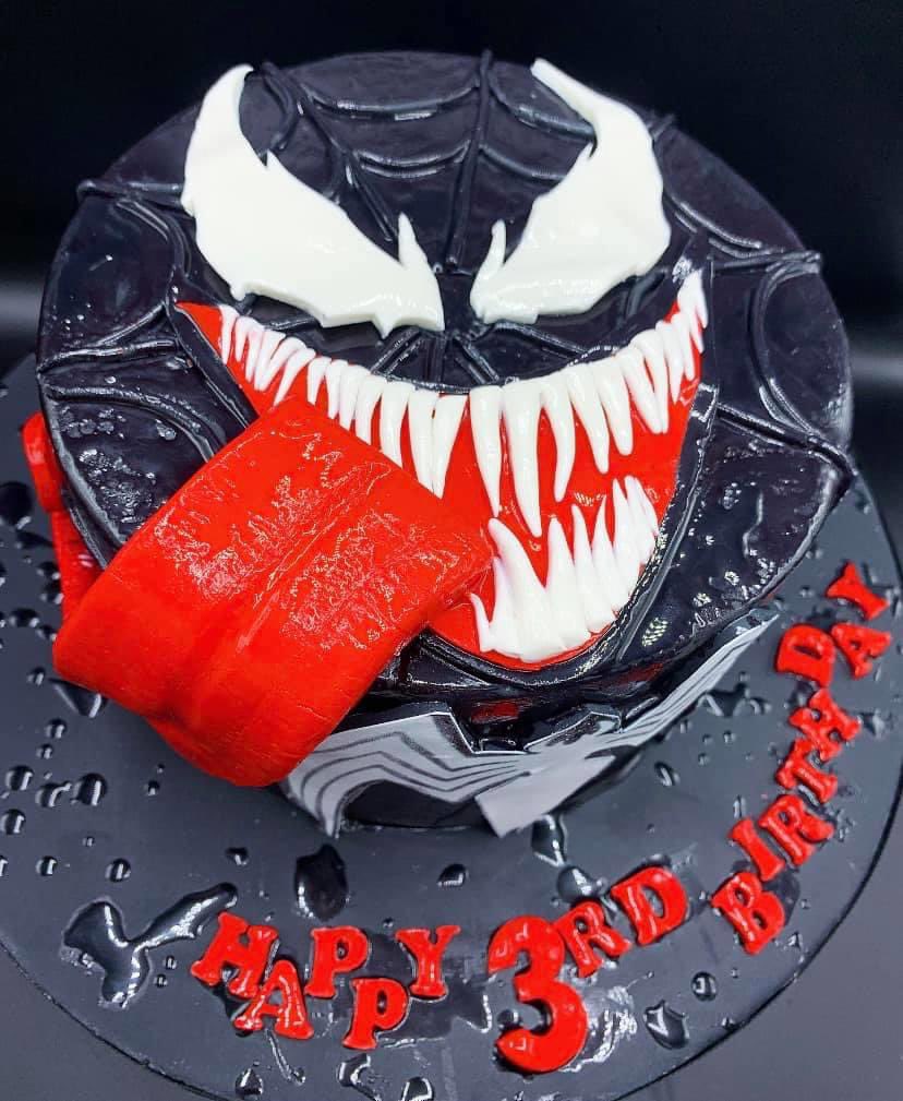 ConfCakeStudio's tweet photo. V E N O M 🕸#vanomcake #venommovie #spiderman #marvel #marvelcomics #marvellegends #marveluniverse #marvelcake #cakeboss #cakedecorating #cakewars #cakeart #cakedesign #slime #dessert #statenisland #nyc #customcake #birthdaycake #birthdayfun #confectionscakestudio https://t.co/fz3AV8nLx3